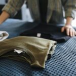 jak sprzedawać ubrania w internecie – poradnik dla początkujących przedsiębiorców